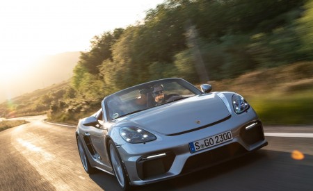 2020 Porsche 718 Spyder (Color: GT Silver Metallic) Front Wallpapers 450x275 (227)