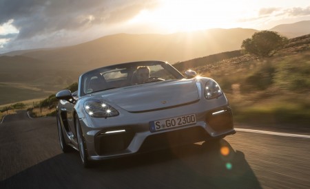 2020 Porsche 718 Spyder (Color: GT Silver Metallic) Front Wallpapers 450x275 (229)