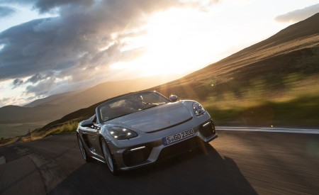 2020 Porsche 718 Spyder (Color: GT Silver Metallic) Front Wallpapers 450x275 (217)