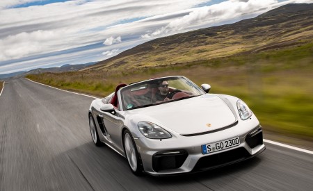 2020 Porsche 718 Spyder (Color: GT Silver Metallic) Front Wallpapers 450x275 (196)