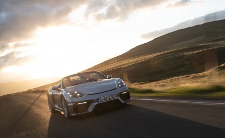 2020 Porsche 718 Spyder (Color: GT Silver Metallic) Front Wallpapers 450x275 (219)