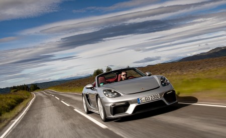 2020 Porsche 718 Spyder (Color: GT Silver Metallic) Front Wallpapers 450x275 (208)