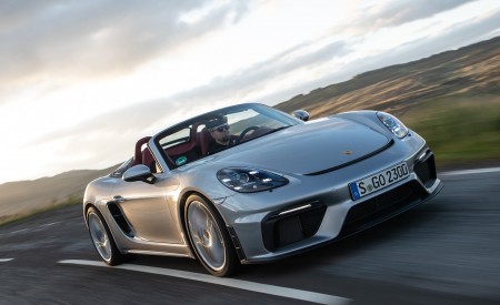 2020 Porsche 718 Spyder (Color: GT Silver Metallic) Front Wallpapers 450x275 (232)
