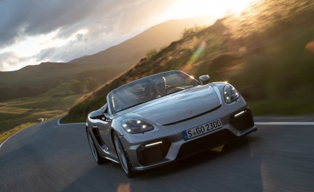2020 Porsche 718 Spyder (Color: GT Silver Metallic) Front Wallpapers 450x275 (220)