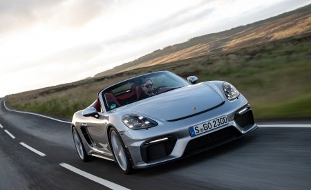 2020 Porsche 718 Spyder (Color: GT Silver Metallic) Front Wallpapers 450x275 (234)