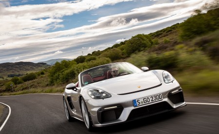 2020 Porsche 718 Spyder (Color: GT Silver Metallic) Front Wallpapers 450x275 (202)