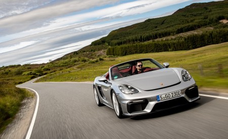 2020 Porsche 718 Spyder (Color: GT Silver Metallic) Front Wallpapers 450x275 (211)