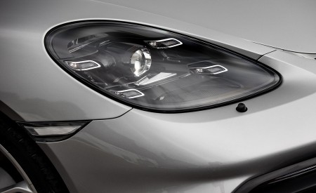 2020 Porsche 718 Spyder (Color: GT Silver Metallic) Headlight Wallpapers 450x275 (256)