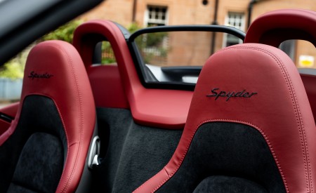2020 Porsche 718 Spyder (Color: GT Silver Metallic) Interior Seats Wallpapers 450x275 (278)