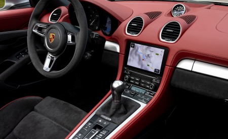 2020 Porsche 718 Spyder (Color: GT Silver Metallic) Interior Wallpapers 450x275 (274)