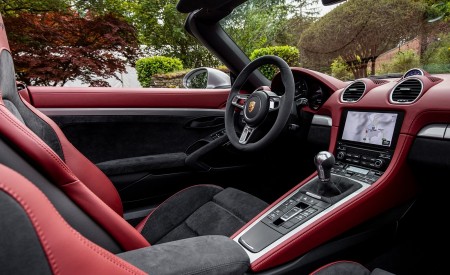 2020 Porsche 718 Spyder (Color: GT Silver Metallic) Interior Wallpapers 450x275 (285)