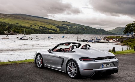 2020 Porsche 718 Spyder (Color: GT Silver Metallic) Rear Three-Quarter Wallpapers 450x275 (243)