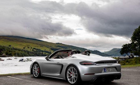 2020 Porsche 718 Spyder (Color: GT Silver Metallic) Rear Three-Quarter Wallpapers 450x275 (244)