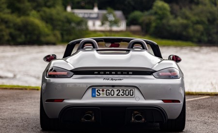 2020 Porsche 718 Spyder (Color: GT Silver Metallic) Rear Wallpapers 450x275 (247)