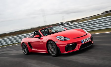2020 Porsche 718 Spyder (Color: Guards Red) Front Three-Quarter Wallpapers 450x275 (8)