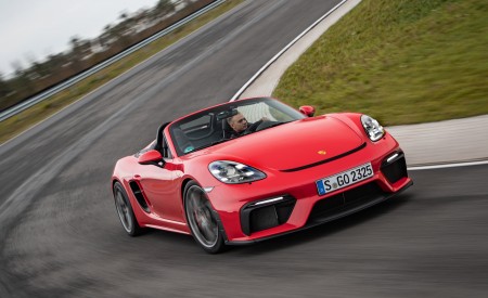 2020 Porsche 718 Spyder (Color: Guards Red) Front Three-Quarter Wallpapers 450x275 (10)