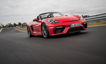 2020 Porsche 718 Spyder (Color: Guards Red) Front Three-Quarter Wallpapers 450x275 (11)