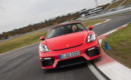 2020 Porsche 718 Spyder (Color: Guards Red) Front Wallpapers 450x275 (2)