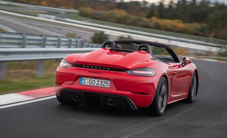 2020 Porsche 718 Spyder (Color: Guards Red) Rear Wallpapers 450x275 (17)