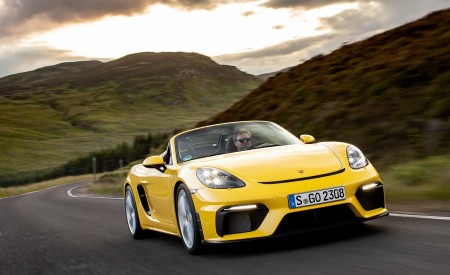 2020 Porsche 718 Spyder (Color: Racing Yellow) Front Three-Quarter Wallpapers 450x275 (55)