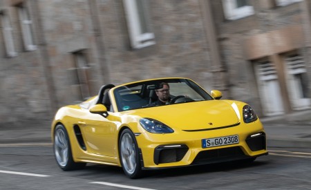 2020 Porsche 718 Spyder (Color: Racing Yellow) Front Three-Quarter Wallpapers 450x275 (82)