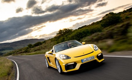 2020 Porsche 718 Spyder (Color: Racing Yellow) Front Three-Quarter Wallpapers 450x275 (57)