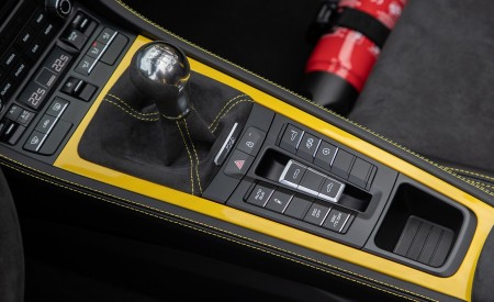 2020 Porsche 718 Spyder (Color: Racing Yellow) Interior Detail Wallpapers 450x275 (117)