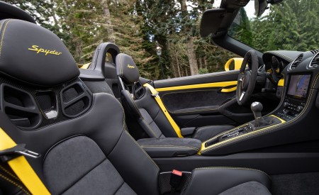 2020 Porsche 718 Spyder (Color: Racing Yellow) Interior Seats Wallpapers 450x275 (121)