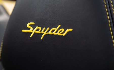 2020 Porsche 718 Spyder (Color: Racing Yellow) Interior Seats Wallpapers 450x275 (123)