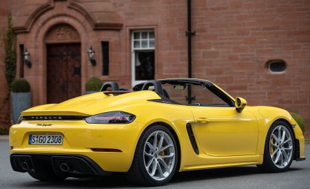 2020 Porsche 718 Spyder (Color: Racing Yellow) Rear Three-Quarter Wallpapers 450x275 (88)