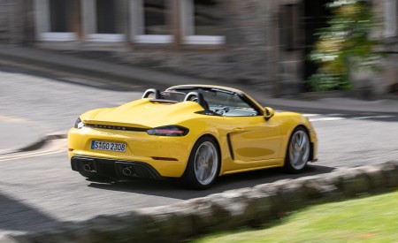 2020 Porsche 718 Spyder (Color: Racing Yellow) Rear Three-Quarter Wallpapers 450x275 (73)