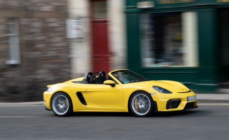 2020 Porsche 718 Spyder (Color: Racing Yellow) Side Wallpapers 450x275 (81)