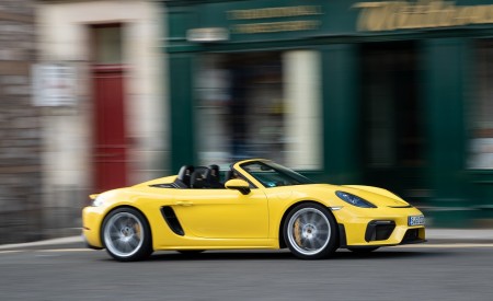 2020 Porsche 718 Spyder (Color: Racing Yellow) Side Wallpapers 450x275 (80)