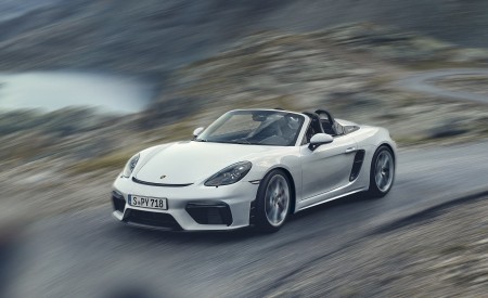 2020 Porsche 718 Spyder Front Three-Quarter Wallpapers 450x275 (287)