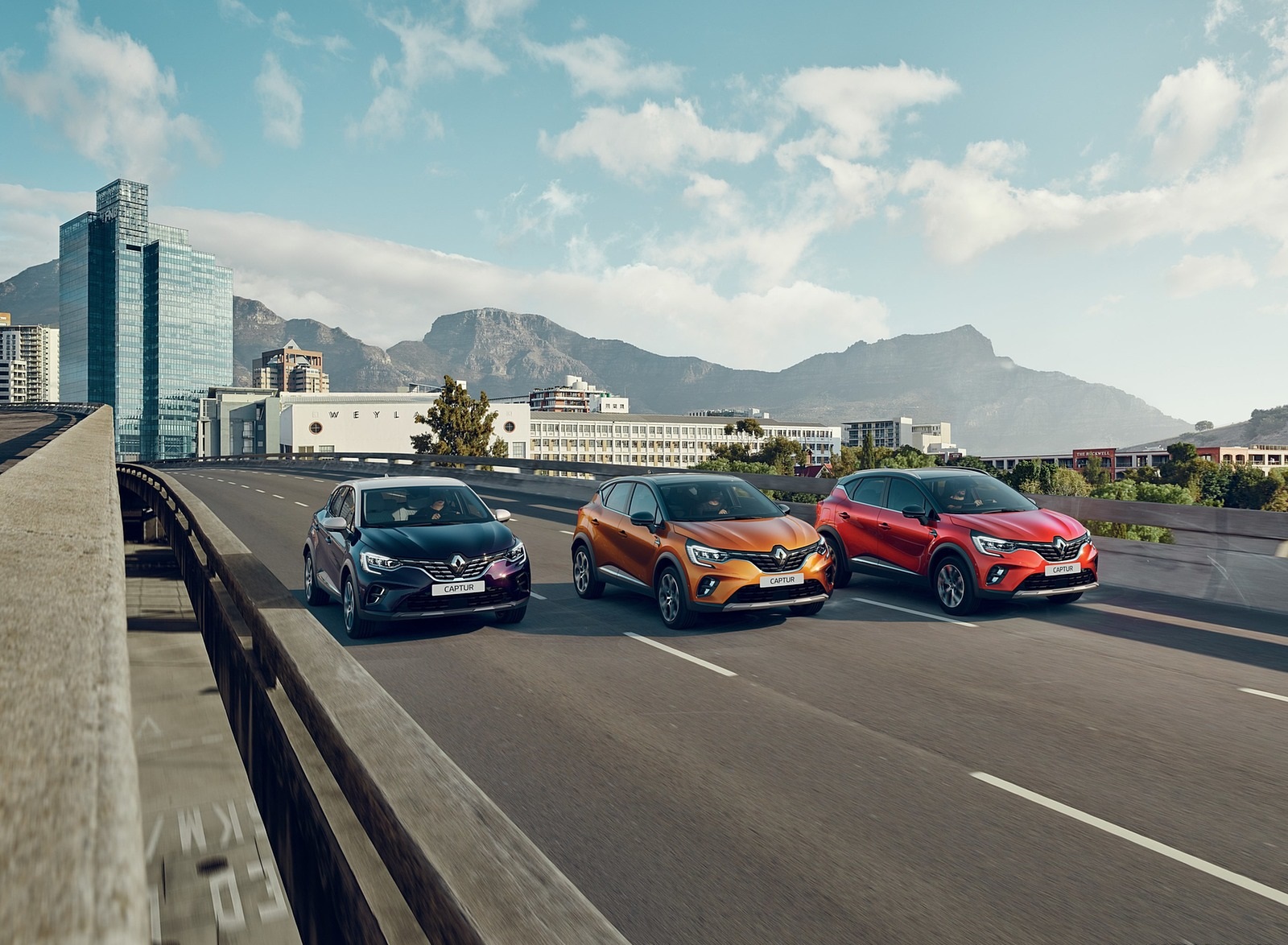 2020 Renault Captur (Color: Atacama Orange) Wallpapers #1 of 39