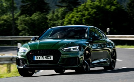 2019 Audi RS 5 Sportback (UK-Spec) Front Three-Quarter Wallpapers 450x275 (2)