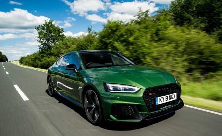 2019 Audi RS 5 Sportback (UK-Spec) Front Three-Quarter Wallpapers 450x275 (27)