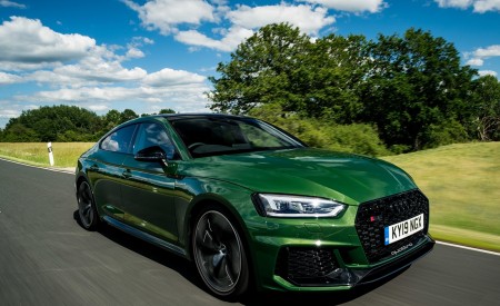 2019 Audi RS 5 Sportback (UK-Spec) Front Three-Quarter Wallpapers 450x275 (30)
