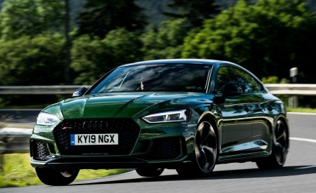 2019 Audi RS 5 Sportback (UK-Spec) Front Three-Quarter Wallpapers 450x275 (4)