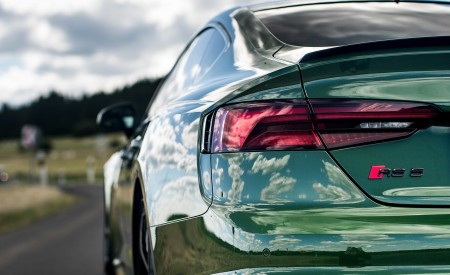 2019 Audi RS 5 Sportback (UK-Spec) Tail Light Wallpapers 450x275 (54)