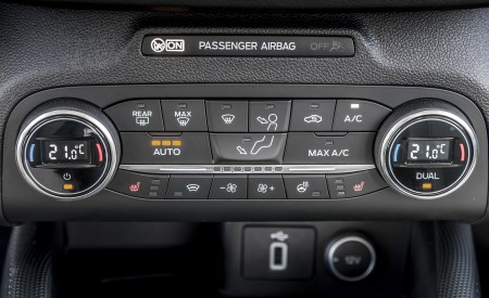 2019 Ford Focus Active 5-Door (Color: Orange Glow) Interior Detail Wallpapers 450x275 (101)