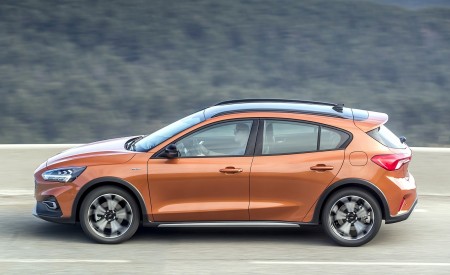 2019 Ford Focus Active 5-Door (Color: Orange Glow) Side Wallpapers 450x275 (69)
