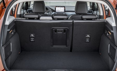 2019 Ford Focus Active 5-Door (Color: Orange Glow) Trunk Wallpapers 450x275 (109)