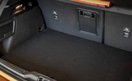 2019 Ford Focus Active 5-Door (Color: Orange Glow) Trunk Wallpapers 450x275 (108)