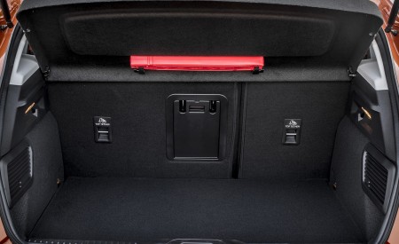 2019 Ford Focus Active 5-Door (Color: Orange Glow) Trunk Wallpapers 450x275 (107)