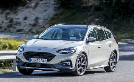 2019 Ford Focus Active Wagon (Color: Metropolis White) Front Three-Quarter Wallpapers 450x275 (3)