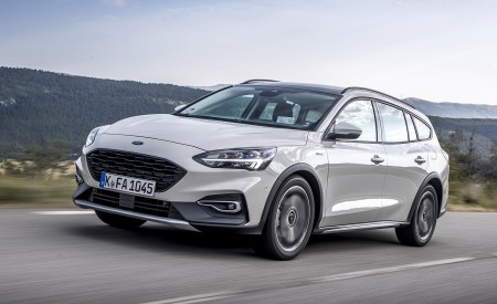 2019 Ford Focus Active Wagon (Color: Metropolis White) Front Three-Quarter Wallpapers 450x275 (4)