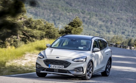 2019 Ford Focus Active Wagon (Color: Metropolis White) Front Wallpapers 450x275 (6)