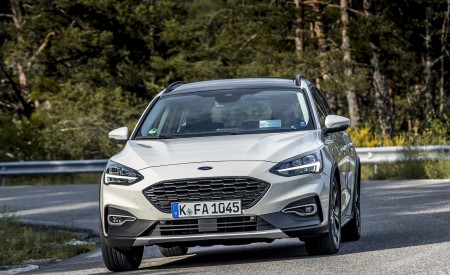 2019 Ford Focus Active Wagon (Color: Metropolis White) Front Wallpapers 450x275 (17)