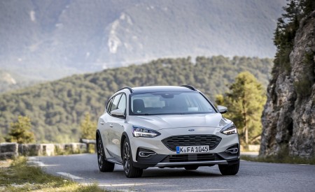 2019 Ford Focus Active Wagon (Color: Metropolis White) Front Wallpapers 450x275 (7)